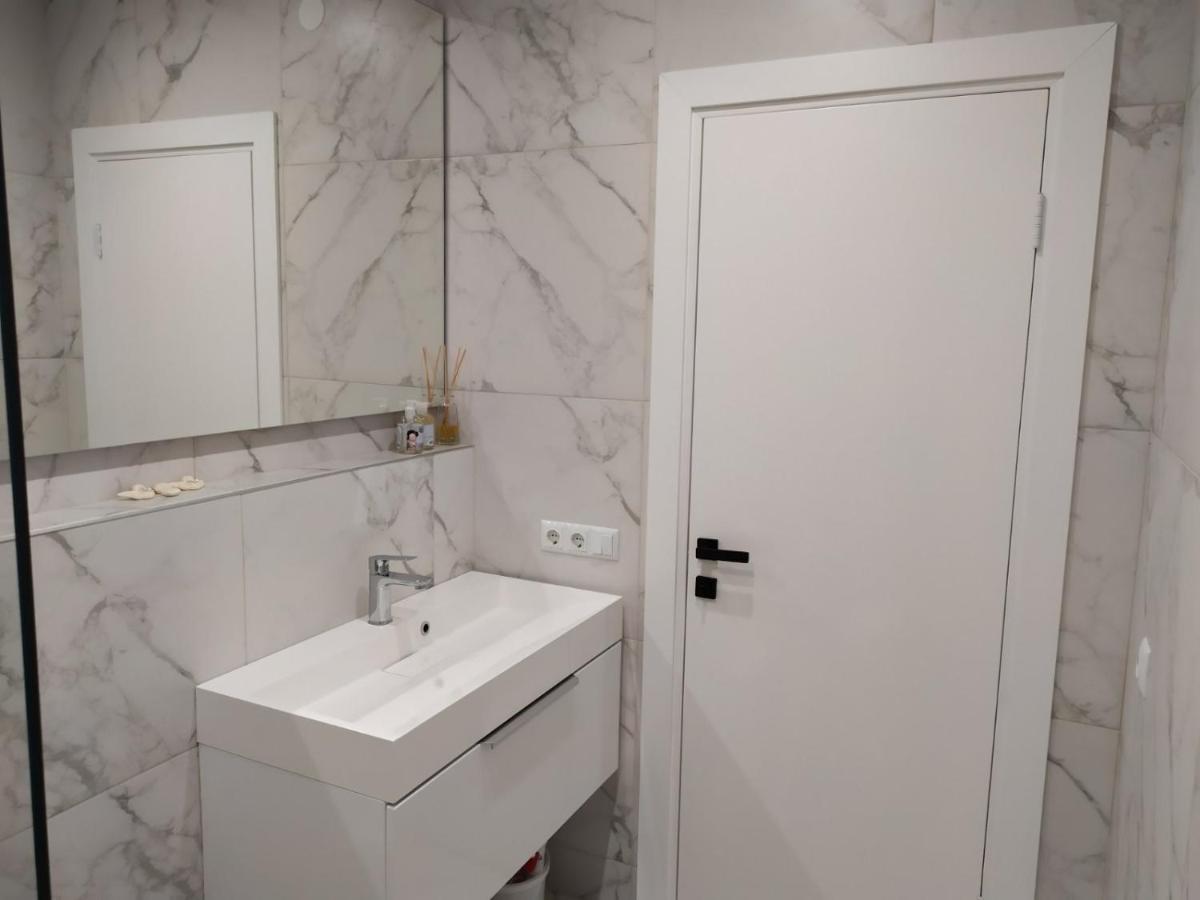 New Modern Apartment Užhorod Esterno foto